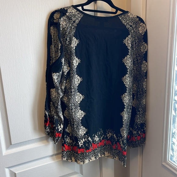 🌸Vintage American Blues cold shoulder long sleeve top - Picture 2 of 9